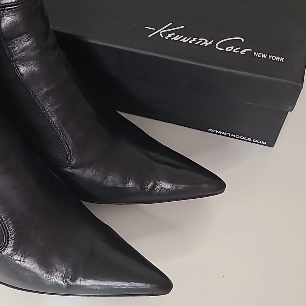 Stretch Out Women's Sleek Black Heeled Boots. Spain - Picture 11 of 11